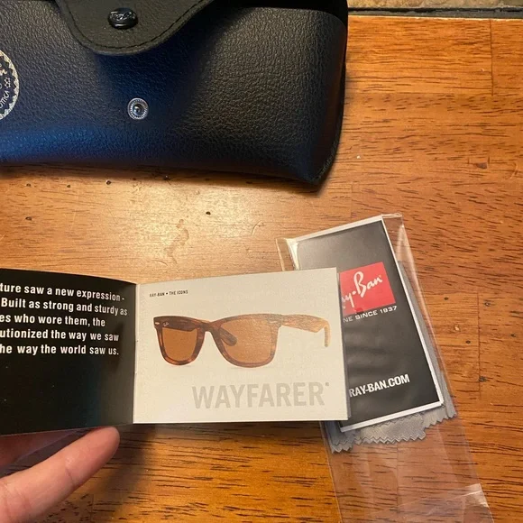 Ray-Ban Black Polarized Sunglasses - Picture 4 of 5